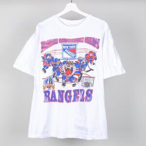 Vintage NHL New York Islanders Looney Tunes T-Shirt
